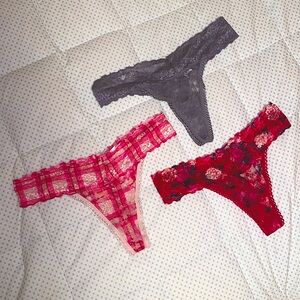 Set of 5 - UNUSED Jessica Simpson Decorative Panties / Thongs